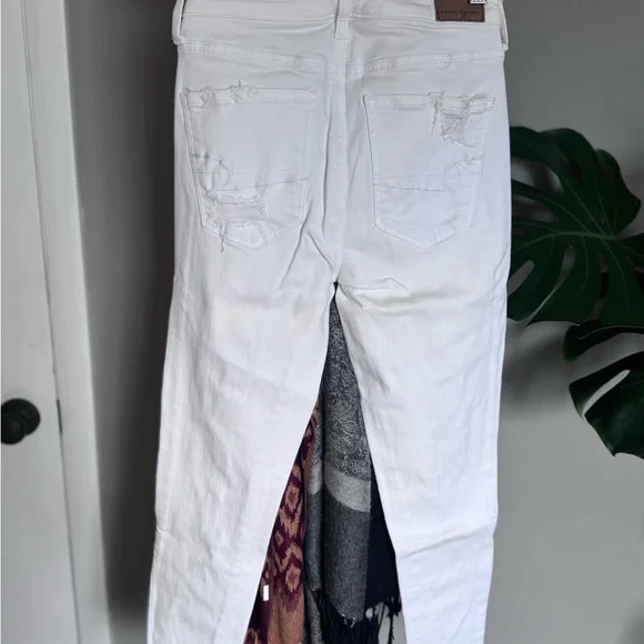 American Eagle Outfitters White Jeans - Picture 3 of 4
